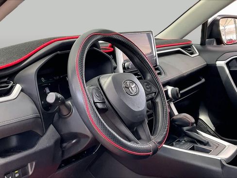 Used 2025 Toyota RAV4 LE FWD image 18