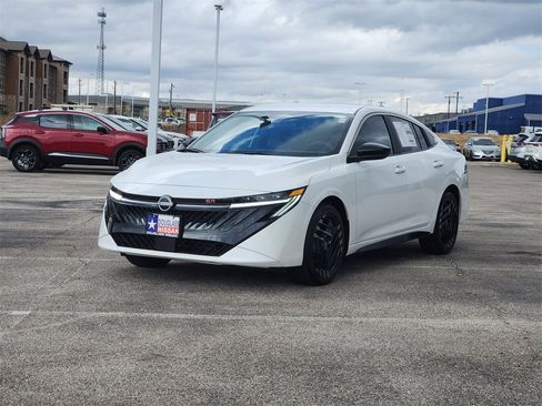 New 2026 Nissan Sentra SR image 2