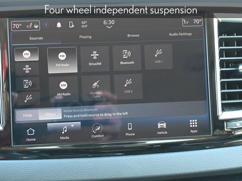 Used 2024 Chrysler Pacifica Touring-L image 17