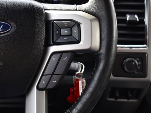 Used 2018 Ford F250 Lariat image 29