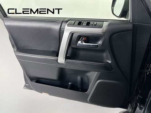 Used 2017 Toyota 4Runner SR5 image 26