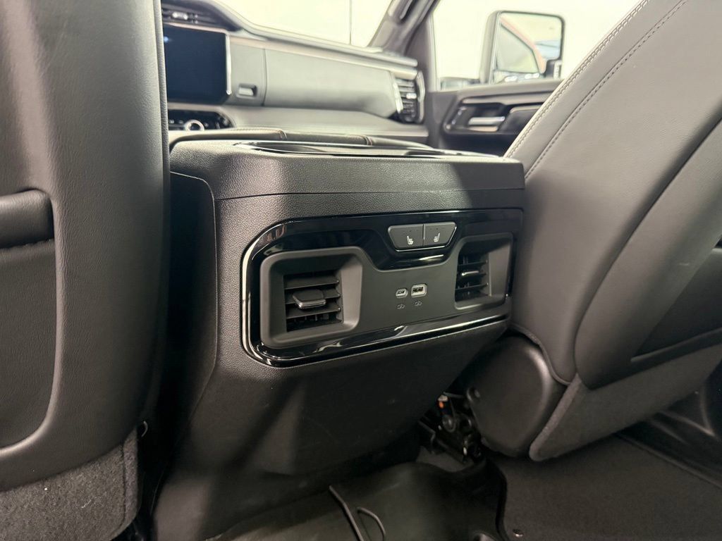 Used 2024 GMC Sierra 2500 AT4X AWD/4WD image 44