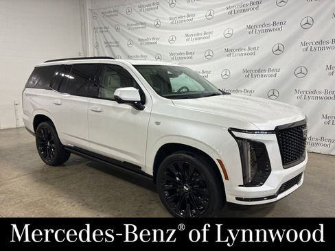 Used 2025 Cadillac Escalade Sport Platinum w/ LPO, ONYX Package image 1