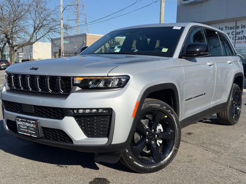 New 2026 Jeep Grand Cherokee Limited w/ Limited Altitude Package image 3