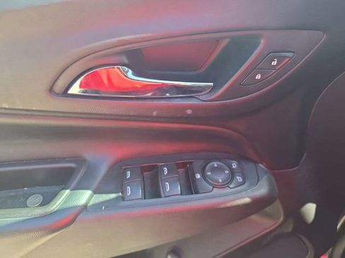 Used 2019 Chevrolet Equinox LT w/ Driver Convenience Package AWD/4WD image 13