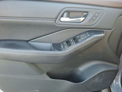 Certified 2023 Nissan Rogue SL w/ SL Premium Package image 12