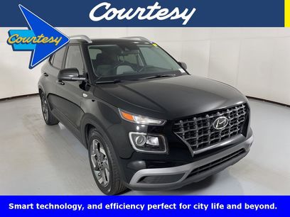 Used 2022 Hyundai Venue SEL w/ Cargo Package