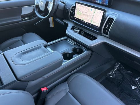 New 2025 Ford Expedition Max Active image 17