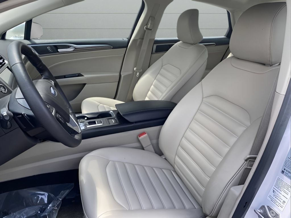 Used 2019 Ford Fusion SEL FWD image 11