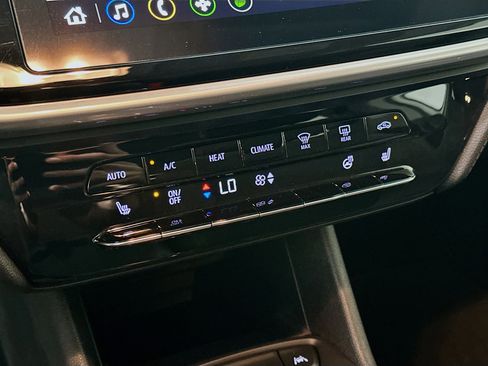 Used 2023 Chevrolet Bolt LT image 23