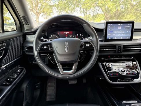 Used 2021 Lincoln Corsair FWD image 17