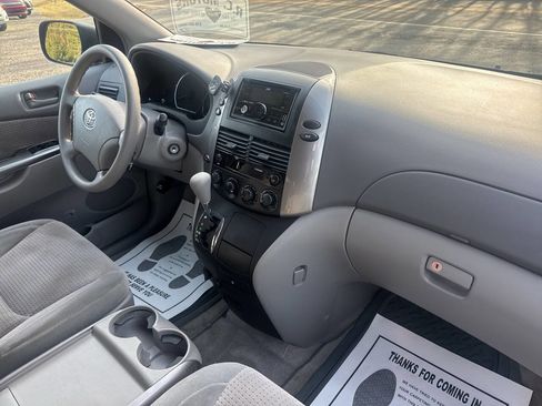Used 2006 Toyota Sienna LE image 8