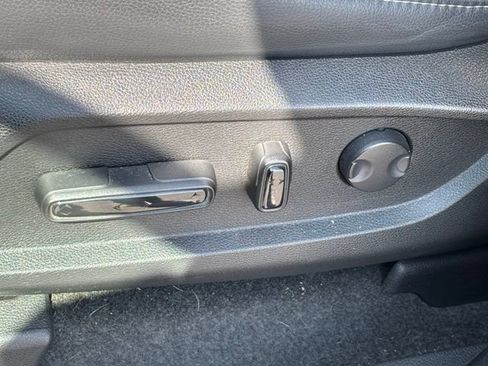 Used 2023 Honda Pilot Touring image 13