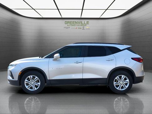 Used 2021 Chevrolet Blazer LT w/ Sound & Technology Package FWD image 2
