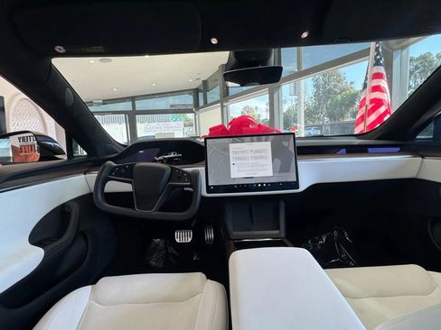 Used 2022 Tesla Model S image 22