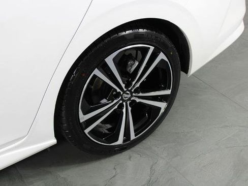 Certified 2023 Nissan Sentra SR w/ SR Premium Package FWD image 13