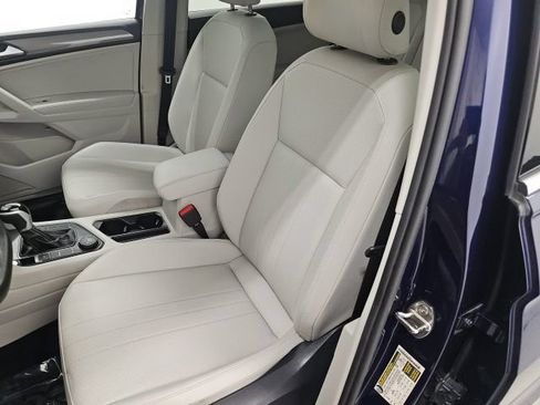 Used 2023 Volkswagen Tiguan SE w/ Panoramic Sunroof Package AWD/4WD image 15