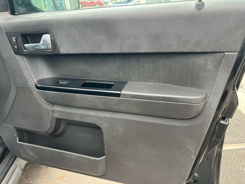 Used 2011 Ford Escape Limited w/ 302A Rapid Spec Order Code image 19