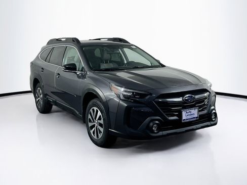 Used 2023 Subaru Outback Premium image 3