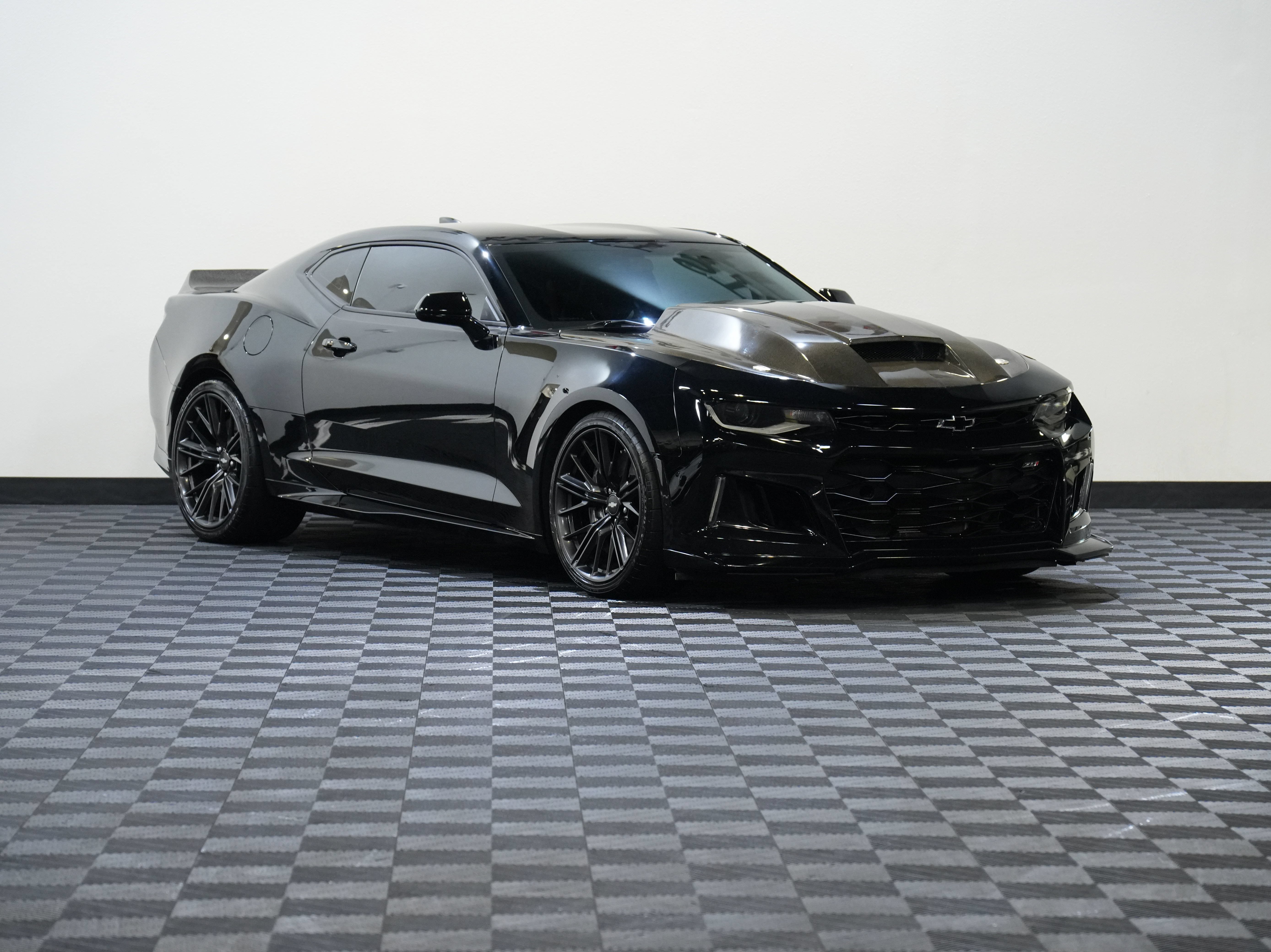 Used 2018 Chevrolet Camaro ZL1 RWD image 5