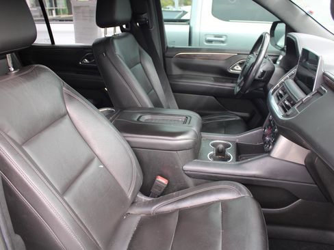 Used 2021 Chevrolet Tahoe Z71 w/ Z71 Signature Package image 4