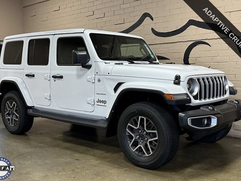 Used 2024 Jeep Wrangler Unlimited Sahara w/ Technology Group AWD/4WD image 1