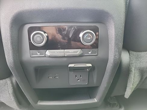 Used 2025 Buick Enclave Avenir image 14