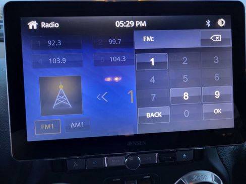 Used 2018 Jeep Wrangler Sahara w/ Connectivity Group image 19