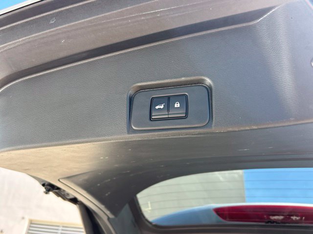 Used 2024 Nissan Rogue SV AWD/4WD image 9