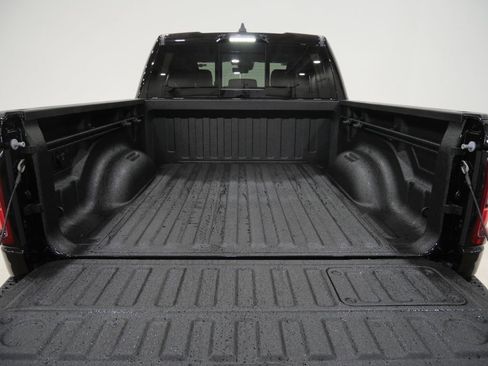 New 2026 RAM 1500 Laramie AWD/4WD image 24