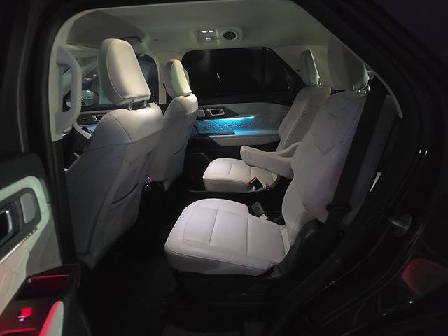 Used 2026 Ford Explorer Platinum w/ LUX Leather Package AWD/4WD image 15
