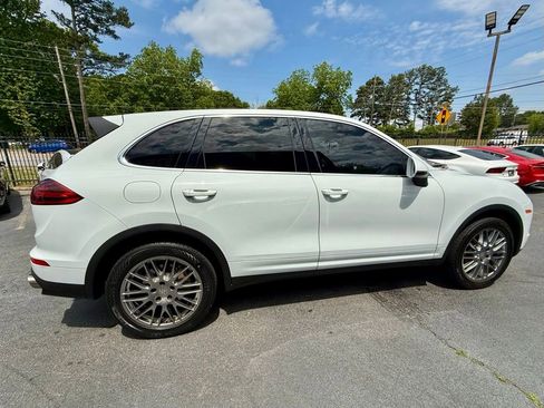 Used 2015 Porsche Cayenne S w/ Premium Package AWD/4WD image 4