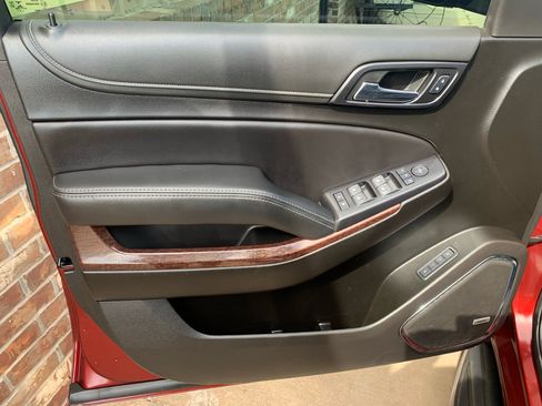 Used 2020 GMC Yukon XL SLT image 26