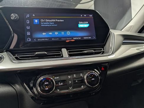 New 2026 Chevrolet Trax LT w/ LT Convenience Package FWD image 21