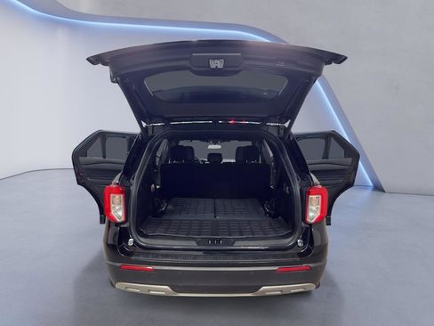 Used 2020 Ford Explorer XLT w/ Equipment Group 202A image 11