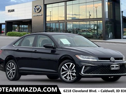 Used 2025 Volkswagen Jetta SE FWD image 1