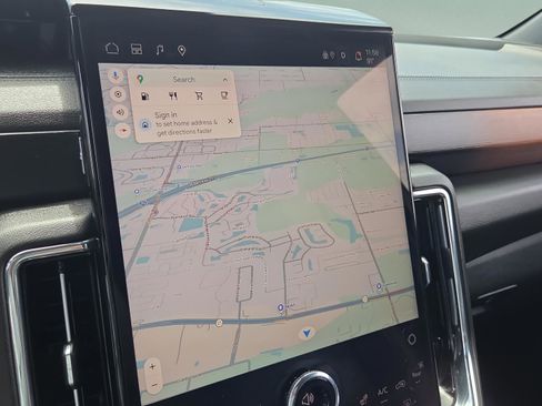 Used 2025 GMC Yukon Denali RWD image 18