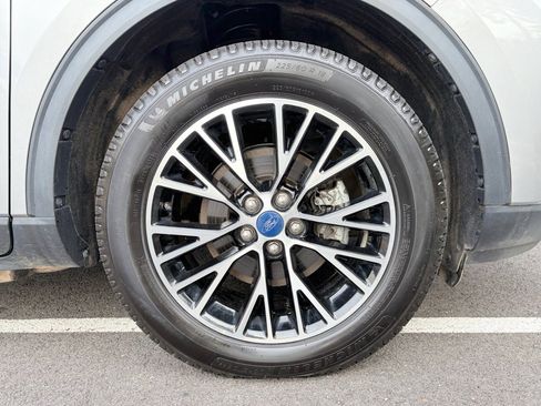 Used 2022 Ford Escape SEL w/ Technology Package image 32