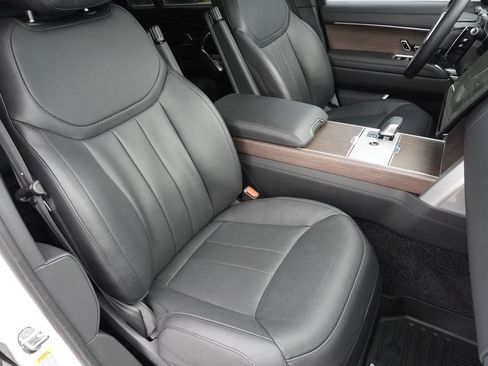 Used 2025 Land Rover Range Rover Long Wheelbase SE AWD/4WD image 24