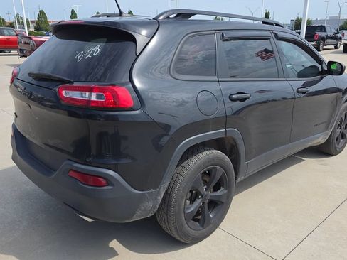 Used 2015 Jeep Cherokee Latitude w/ Comfort/Convenience Group AWD/4WD image 5