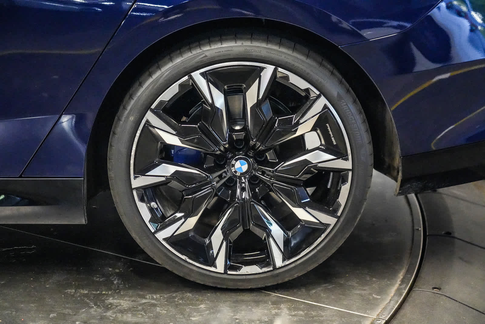 Used 2026 BMW 530i w/ M Sport Package RWD image 10