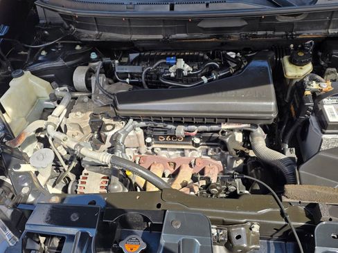 Used 2018 Nissan Rogue SL image 16