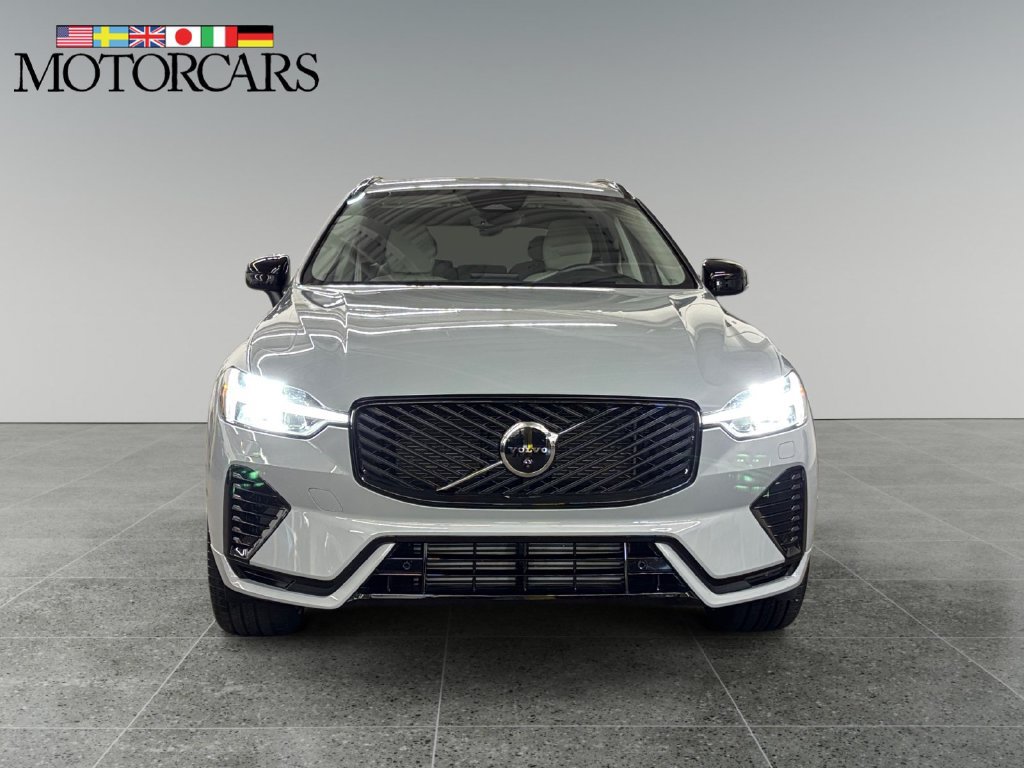 Certified 2026 Volvo XC60 T8 Ultra w/ Protection Package Premier AWD/4WD image 8