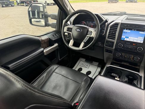 Used 2017 Ford F250 Lariat w/ Lariat Ultimate Package AWD/4WD image 32