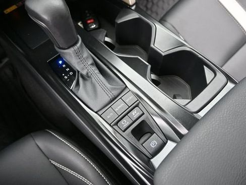 Used 2026 Toyota Camry SE AWD/4WD image 32