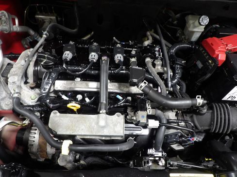 Used 2023 Nissan Kicks SV FWD image 18