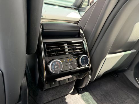 Used 2024 Land Rover Range Rover Sport Dynamic SE image 26