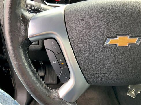 Used 2017 Chevrolet Traverse LT w/ Style and Technology Package FWD image 17