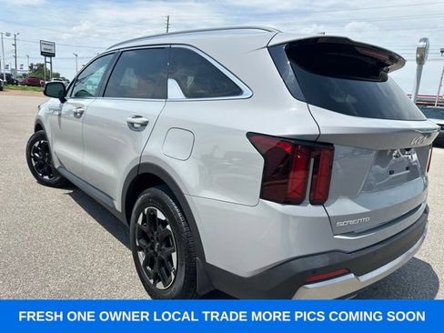 Used 2025 Kia Sorento S w/ Panoramic Sunroof Package FWD image 26