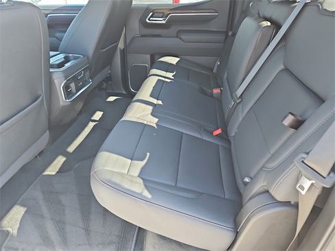 Certified 2025 GMC Sierra 1500 SLT image 22